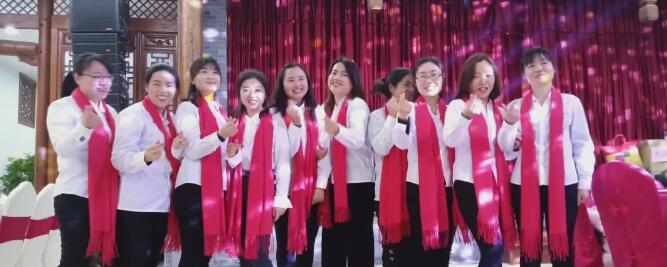 向女神們致敬！